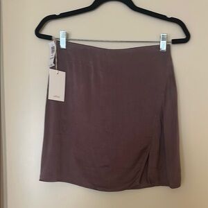 NWT Aritzia Wilfred Muse Skirt Size 6 in Sparrow Taupe